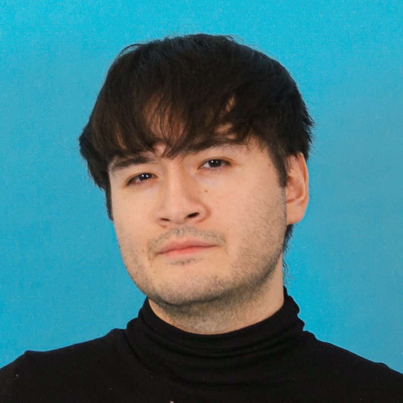 Hombre en fondo gris